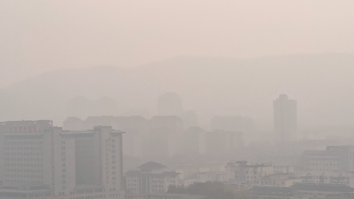 果然视频| 雾蒙蒙、湿度大，济南市区能见度较低