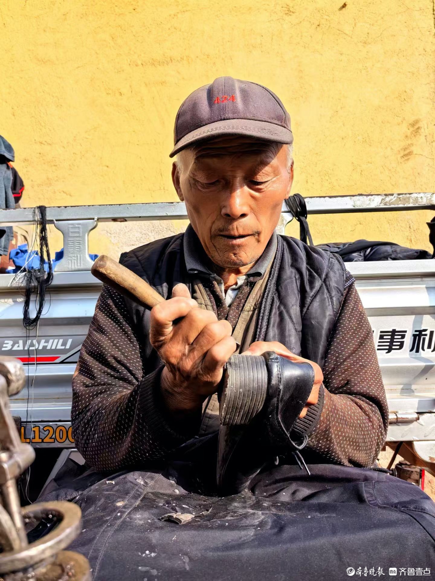 山东管理学院学生作品选登——忙碌的他们