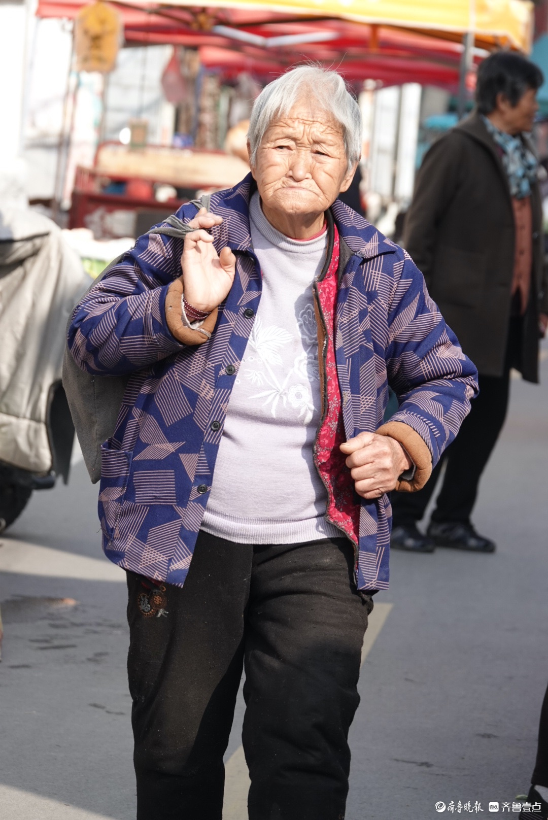 山东管理学院学生作品选登——赶集去