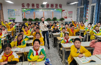 泰安小学英语名师访谈（一）丨泰安市实验学校耿艳：把自己活成一束光