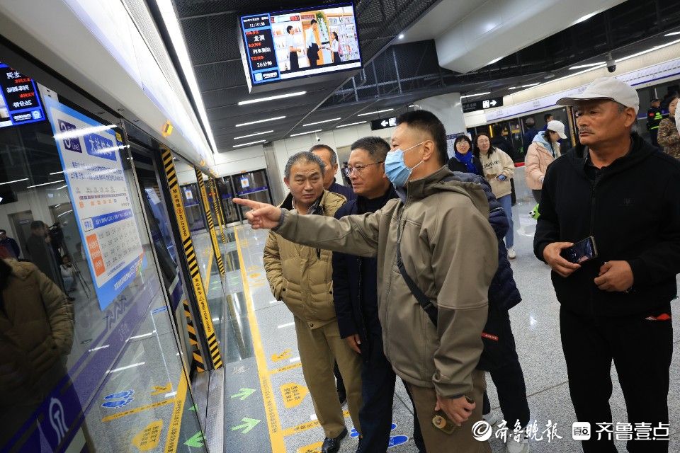 手机拍不停，济南地铁3号线机场南站迎来首批乘客