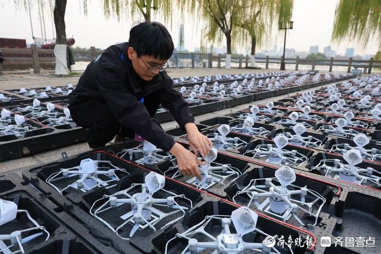 济南大明湖将呈现800架无人机灯光秀,庆祝齐鲁壹点上线十周年