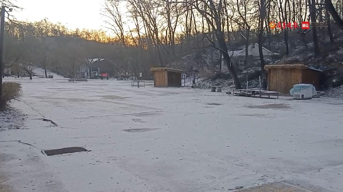 果然视频|潍坊今冬第一场雪降临青州仰天山