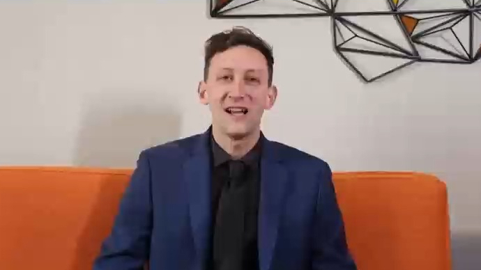 壹点十周年·嘉宾送祝福｜向中国捐赠二战相册的美国小伙埃文·凯尔