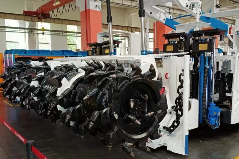 朱家峁煤矿使出“掘”招冲刺全胜年