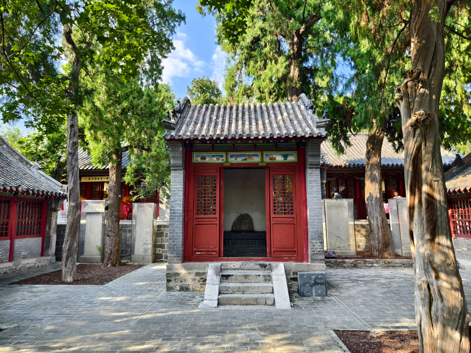 不过现在关门.看了这么多,你数清华阳宫内有多少神仙了吗?