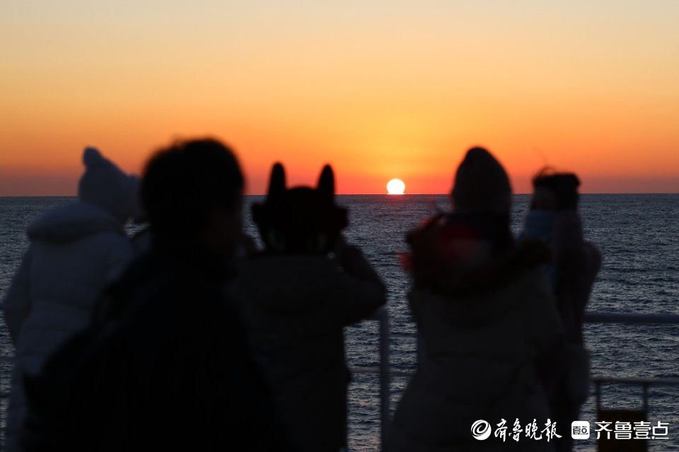 图集｜在烟台来一次冬日航行，邂逅“醉美”海上日落
