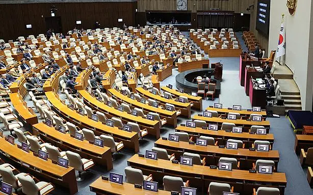 尹锡悦曾下令逮捕李在明和韩东勋？韩官员披露紧急戒严更多细节