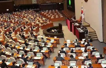 韩国国会向宪法法院提交总统尹锡悦弹劾声明