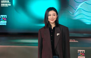 策展人漫谈丨祝羽捷：表达青年和女性艺术家的思考，把济南文化通过双年展传递出去