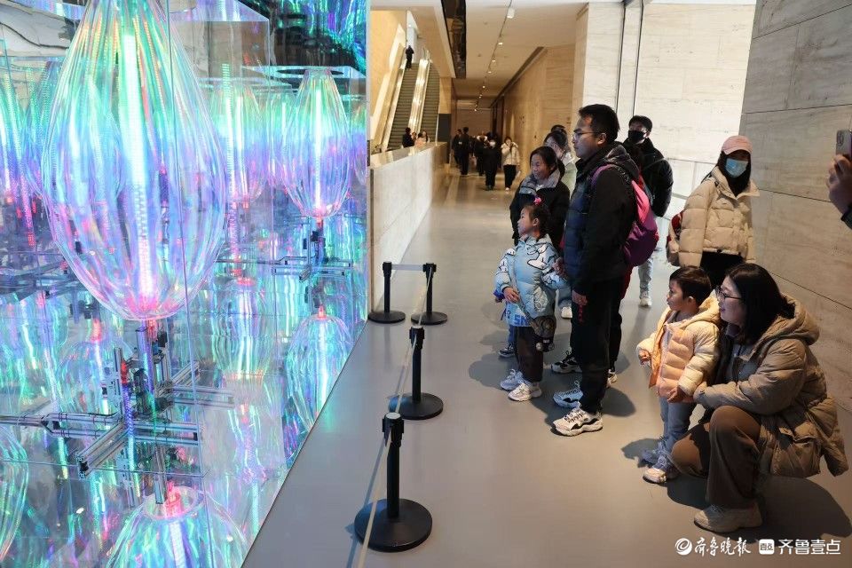 第三届济南国际双年展开幕，小朋友乐享艺术科技盛宴