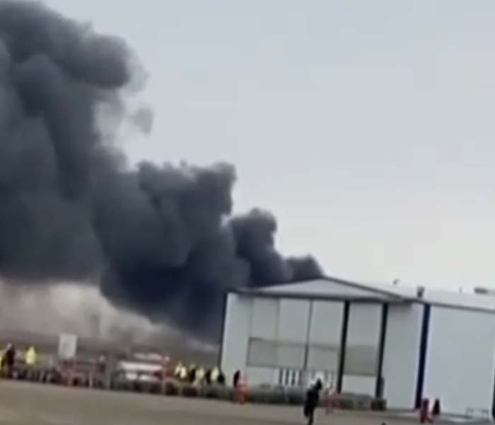 据塔斯社25日报道，一架客机在哈萨克斯坦阿克套附近坠毁。
哈萨克斯坦紧急情况部25日发布消息说，25人在阿克套附近客机失事中生还。