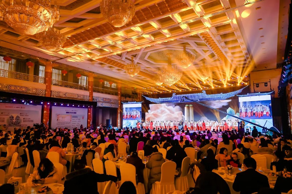 各地专家学者，行业同仁齐聚一堂，展示浓厚学术氛围