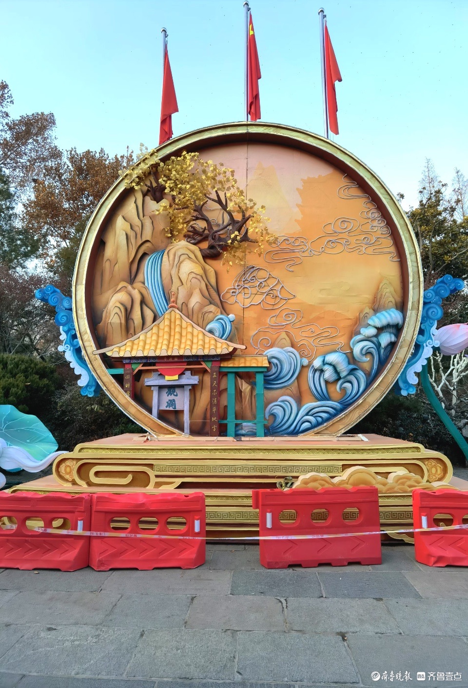 布展中的趵突泉花灯