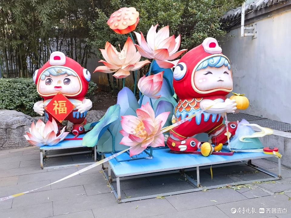 布展中的趵突泉花灯