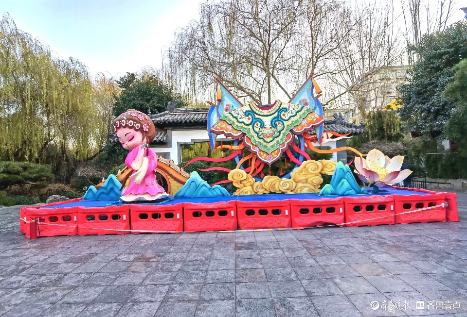 布展中的趵突泉花灯