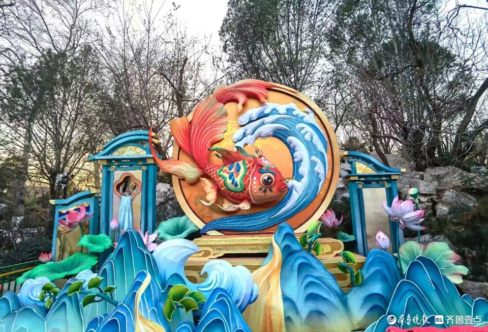 布展中的趵突泉花灯