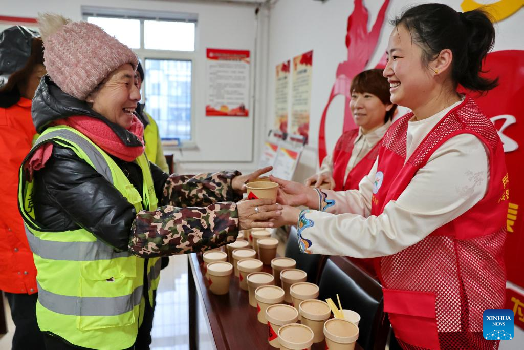 Various activities held across China to welcome upcoming Laba Festival