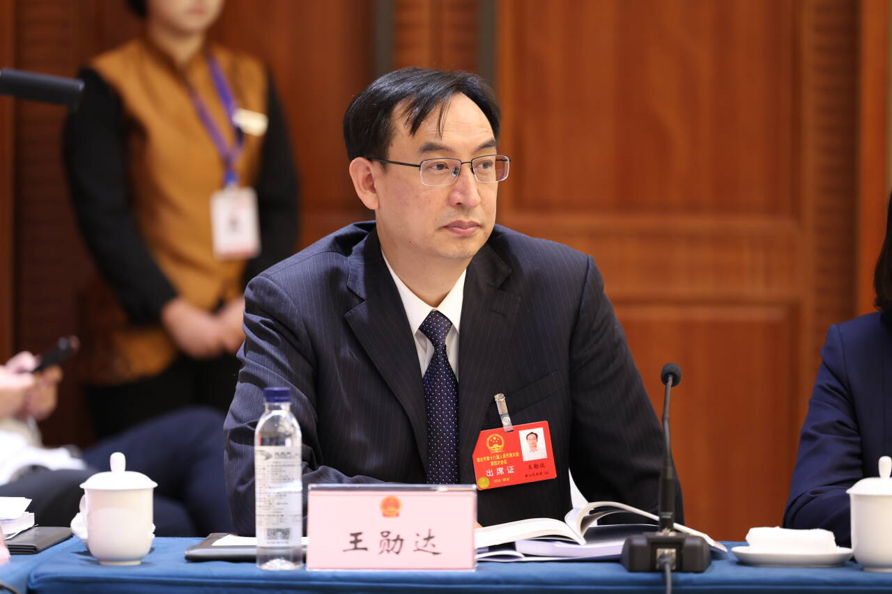 教育如何优质均衡？两位代表建议尝试新技术