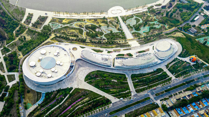 喜报！济南华侨城欢乐荟荣获“2024年度消费风尚品牌”