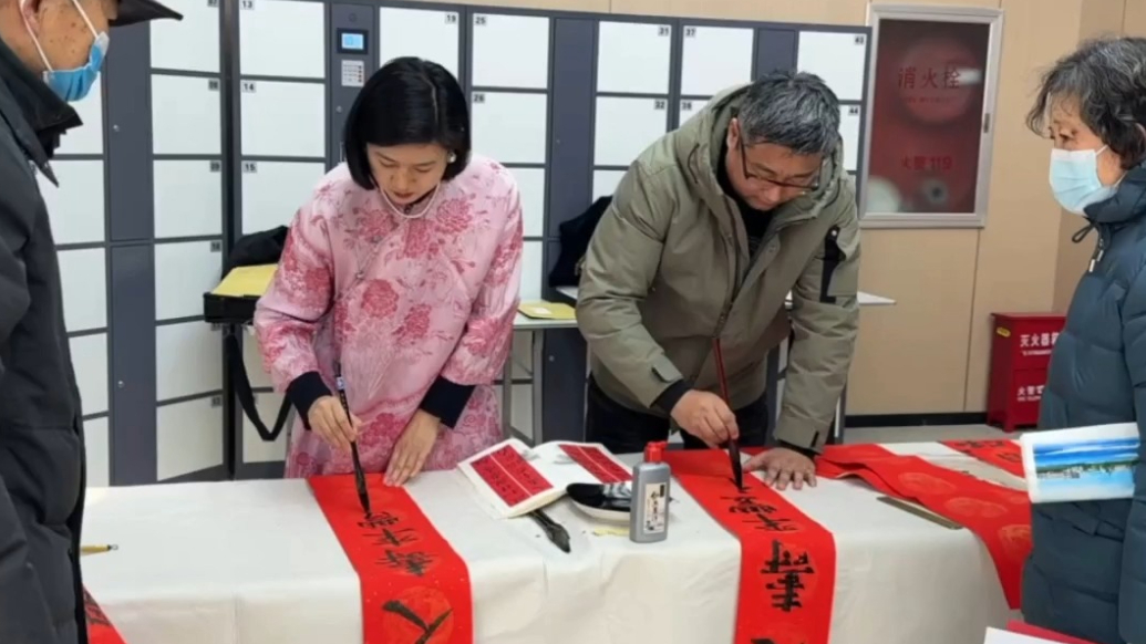 果然视频｜翰墨迎春！龙口书法家挥毫泼墨，书写春联与“福”字
