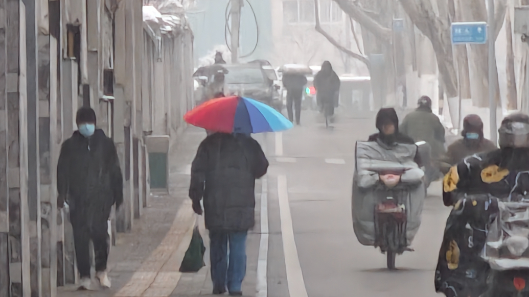 果然视频|春节前济南迎来降雪，市民寒潮中奔忙