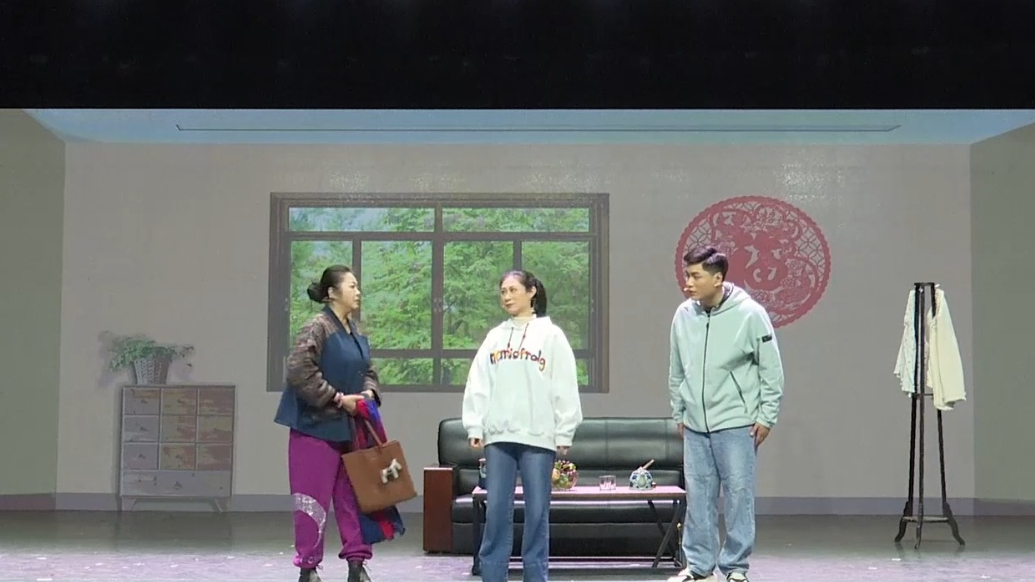 巳巳如意端上春晚|黄昏恋遇诈骗陷阱！小品《汇款风波》妙趣横生