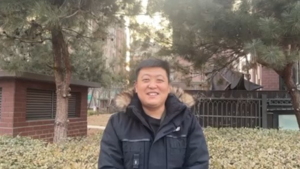 青年相声演员路遥预祝2025年胡集书会圆满成功