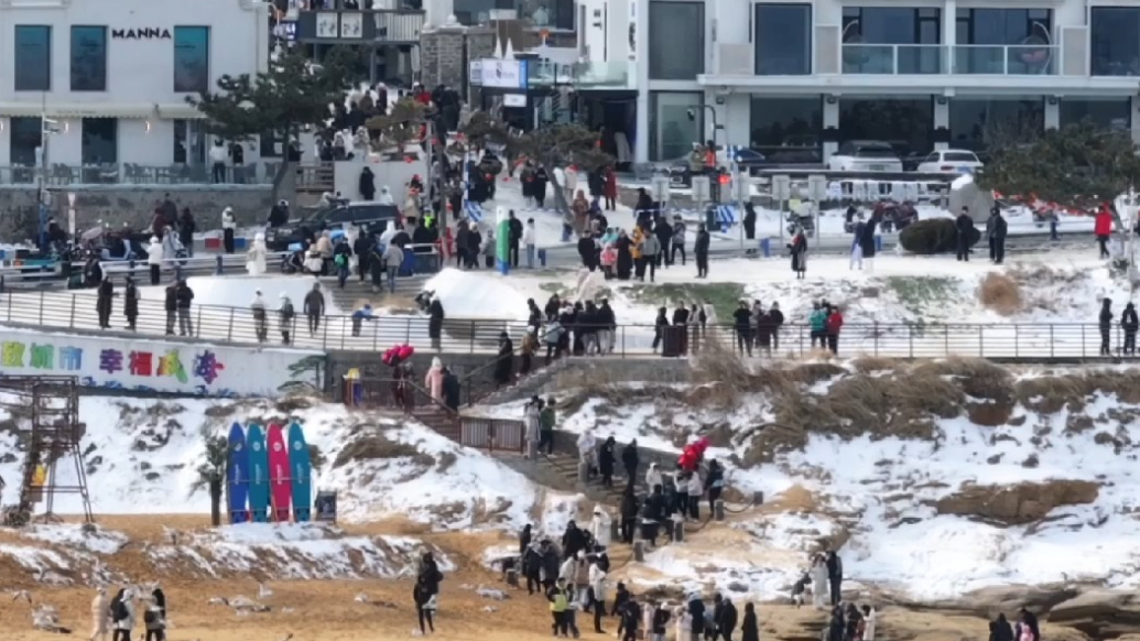 果然视频 |威海火炬八街春节尾声雪景引游客热潮