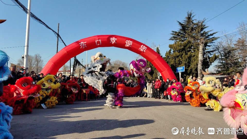 图集︱舞龙、舞狮、扭秧歌！烟台芝罘区东口“渔灯节”精彩来袭