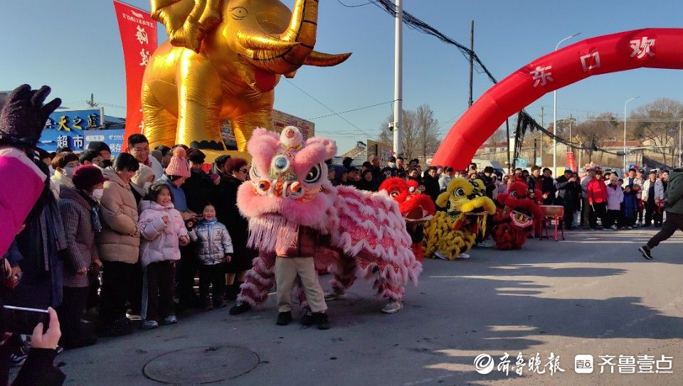图集︱舞龙、舞狮、扭秧歌！烟台芝罘区东口“渔灯节”精彩来袭
