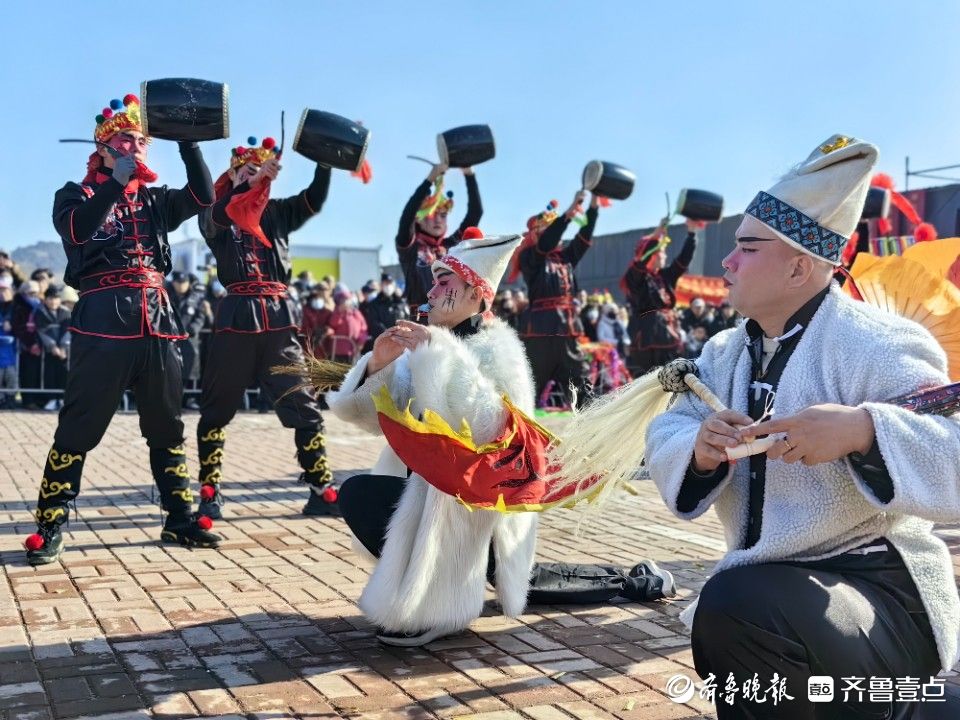 图集︱舞龙、舞狮、扭秧歌！烟台芝罘区东口“渔灯节”精彩来袭
