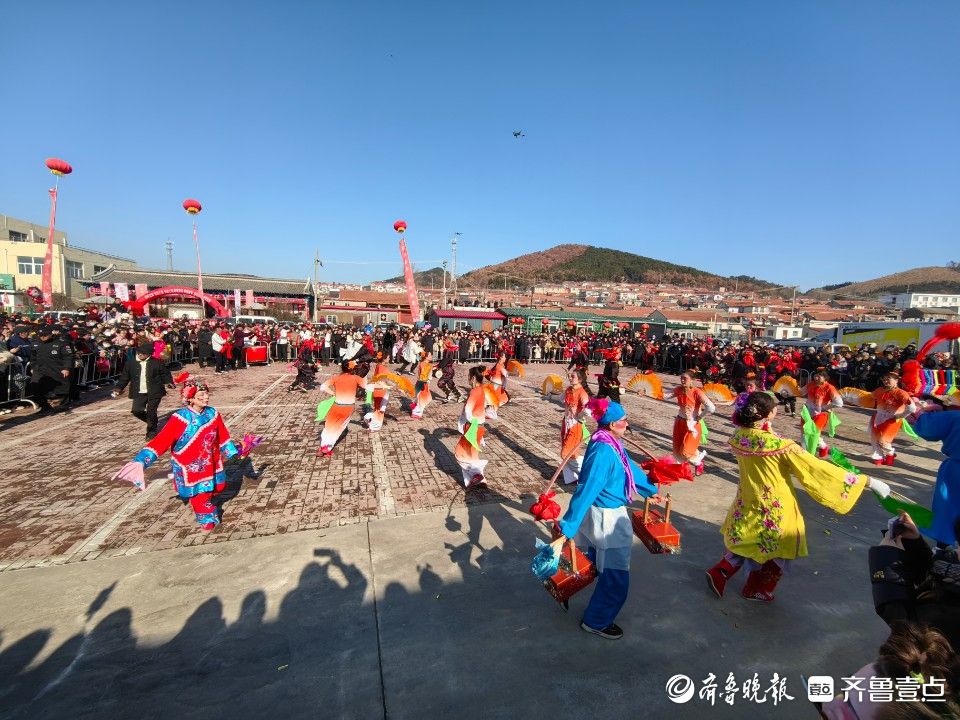 图集︱舞龙、舞狮、扭秧歌！烟台芝罘区东口“渔灯节”精彩来袭
