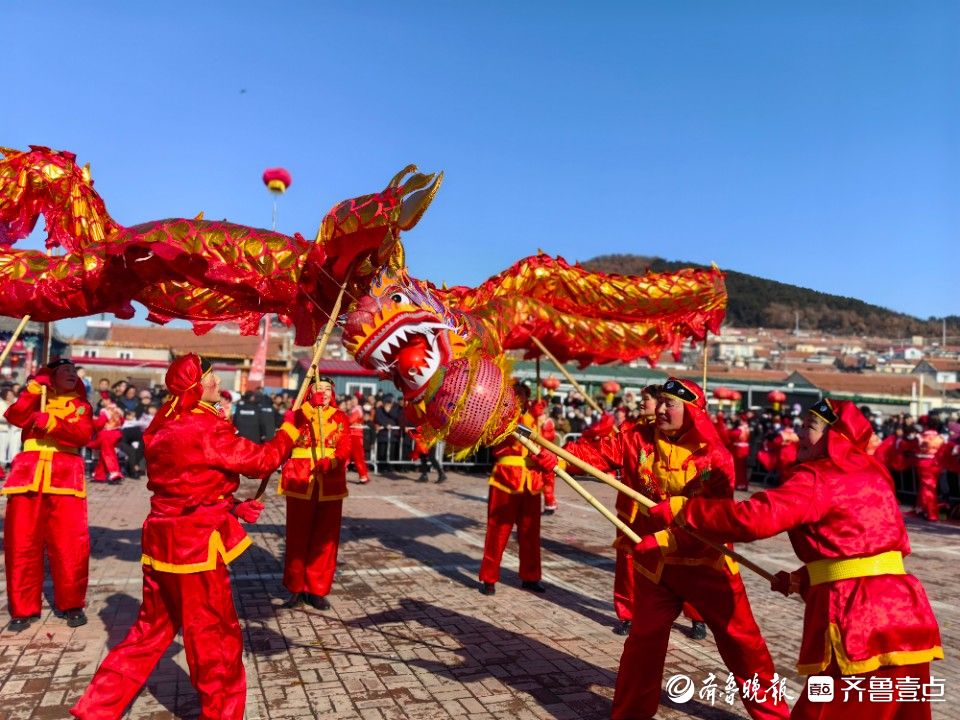 图集︱舞龙、舞狮、扭秧歌！烟台芝罘区东口“渔灯节”精彩来袭