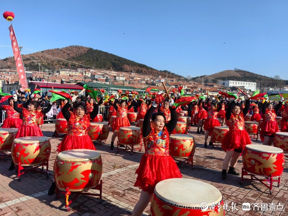 图集︱舞龙、舞狮、扭秧歌！烟台芝罘区东口“渔灯节”精彩来袭