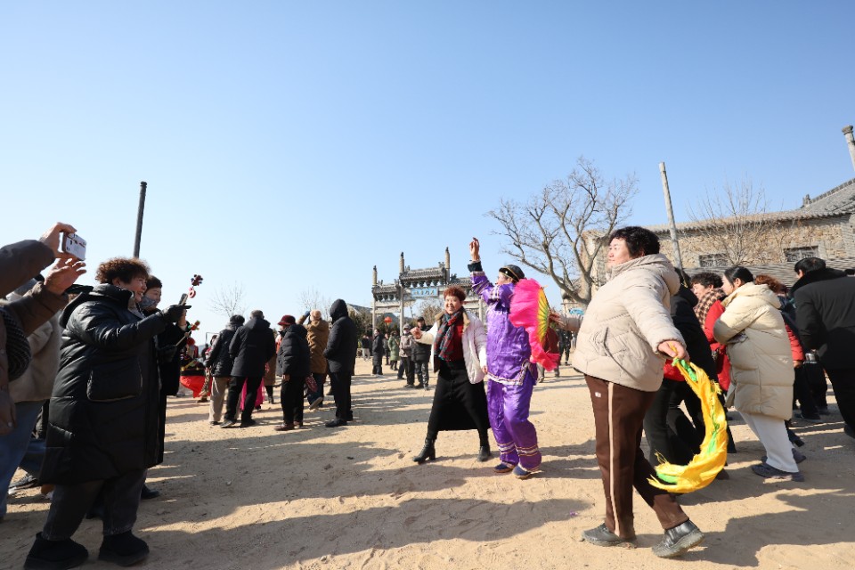 图集|渔家盛事，秧歌欢腾！海阳虎头湾渔灯节祈福盼丰收