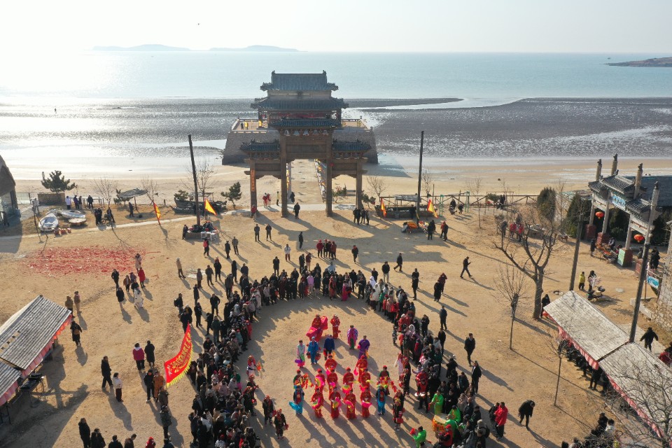 图集|渔家盛事，秧歌欢腾！海阳虎头湾渔灯节祈福盼丰收