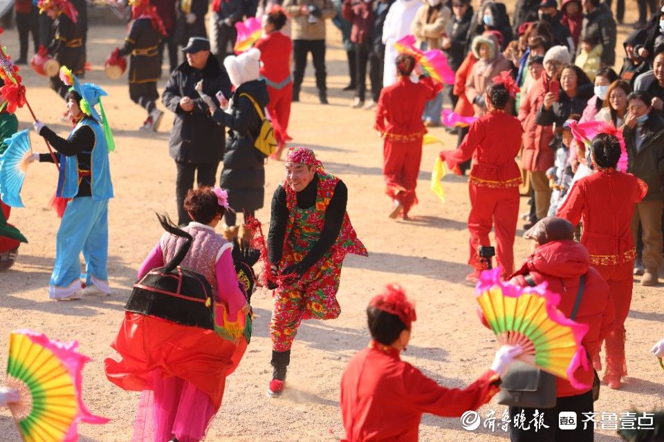 图集|渔家盛事，秧歌欢腾！海阳虎头湾渔灯节祈福盼丰收