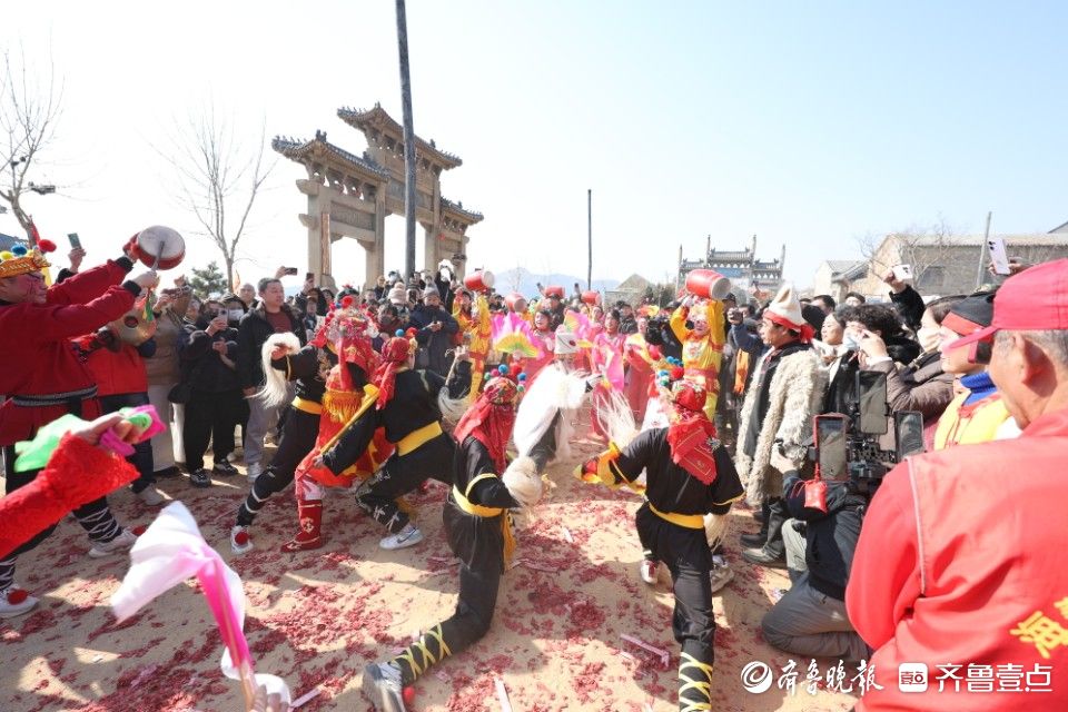 图集|渔家盛事，秧歌欢腾！海阳虎头湾渔灯节祈福盼丰收