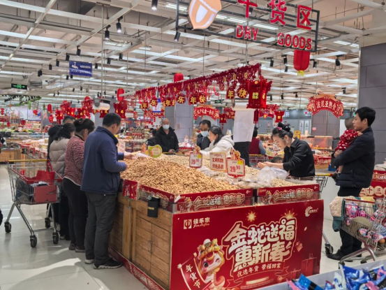 潍坊临朐县春节商业销售额超1800万，购物热潮不断升温