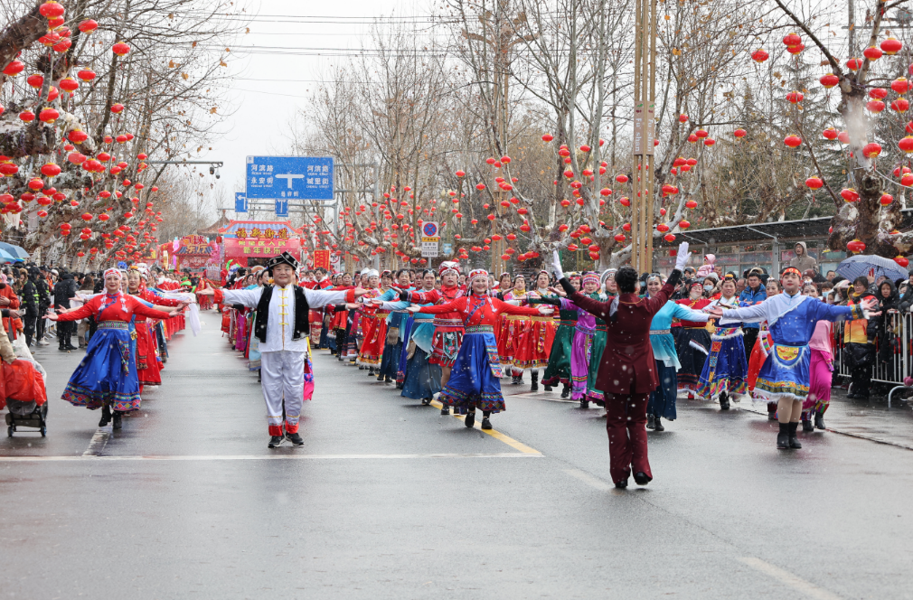 锣鼓喧天贺元宵！烟台福山区“秧歌进城”大型民俗表演精彩上演