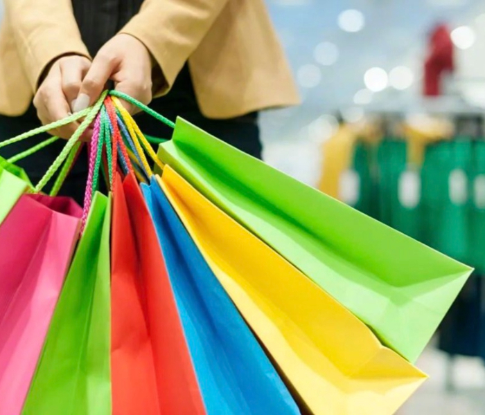 消费是推动经济增长的核心动力之一，是社会繁荣与可持续发展的重要基石。近期，山东出台了《关于进一步促进服务消费高质量发展的若干措施》，一口气推出30项“硬核”举措，全方位激活餐饮、文娱、娱乐等服务消费，满足群众个性化、多样化、品质化需求，让你吃喝玩乐嗨翻天，畅享山东玩转山东！