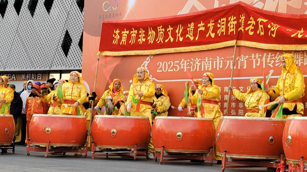 果然视频｜18岁董家伞棍鼓舞表演队员：让更多的人爱上这项表演