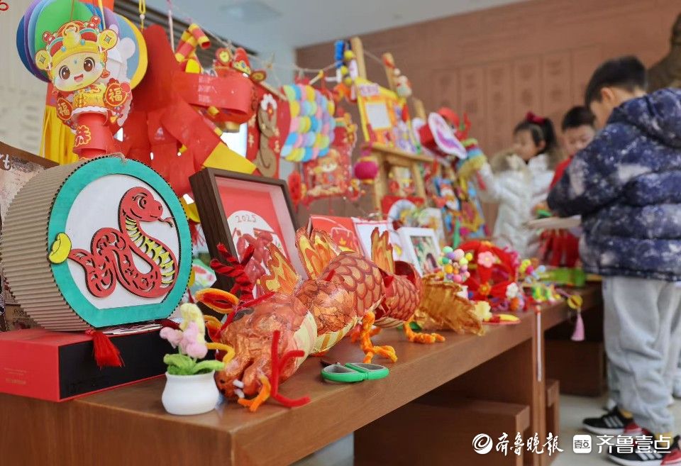 济南望岳路小学：蛇年手工展，创意迎开学