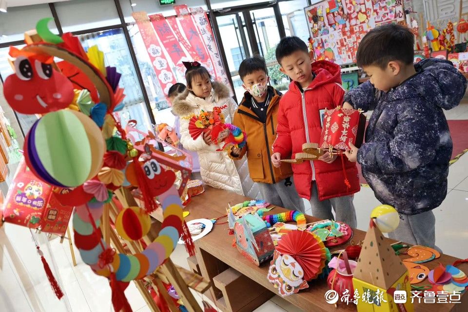 济南望岳路小学：蛇年手工展，创意迎开学