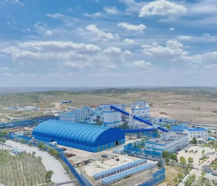 济宁能源集团的大西北桥头堡：朱家峁煤矿。作为济宁能源发展集团外部资源开发的桥头堡，扎根黄土地，奋战朱家峁，凝心聚力，为集团公司决胜千亿贡献西北力量。 