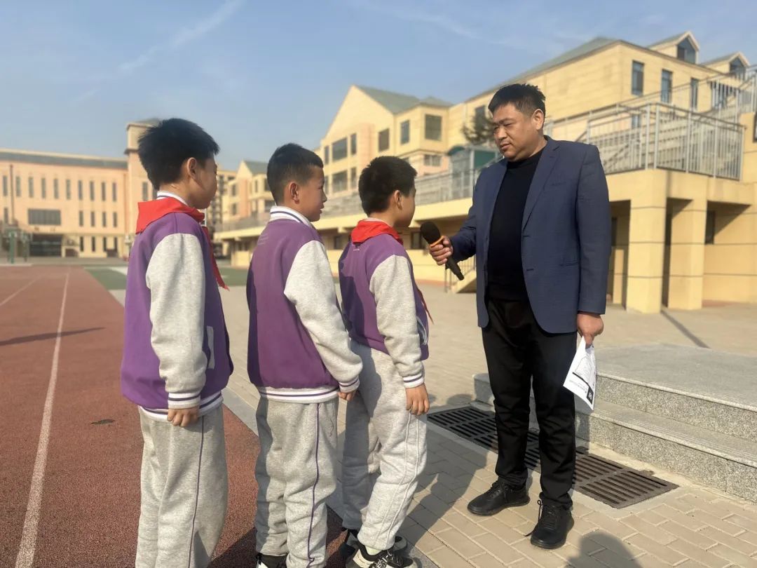 井然有序!济南高新区稼轩小学地震演练上演"教科书式"疏散