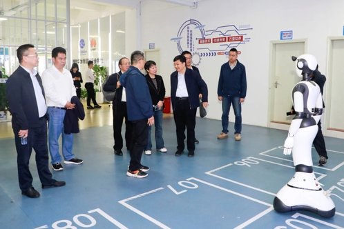 全国政协委员丁光宏:AI时代,要保持对新事物的敏感性