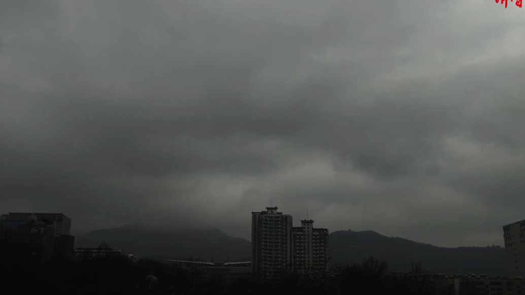  果然视频|延时摄影记录济南天空从黑云滚滚到雪花飘飘