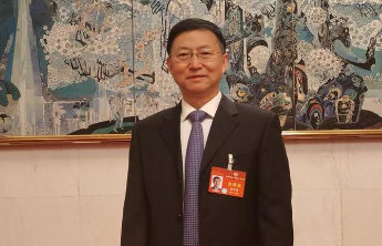 全国政协委员甘华田:建议将老年人长期照护、居家护理等纳入医保报销目录